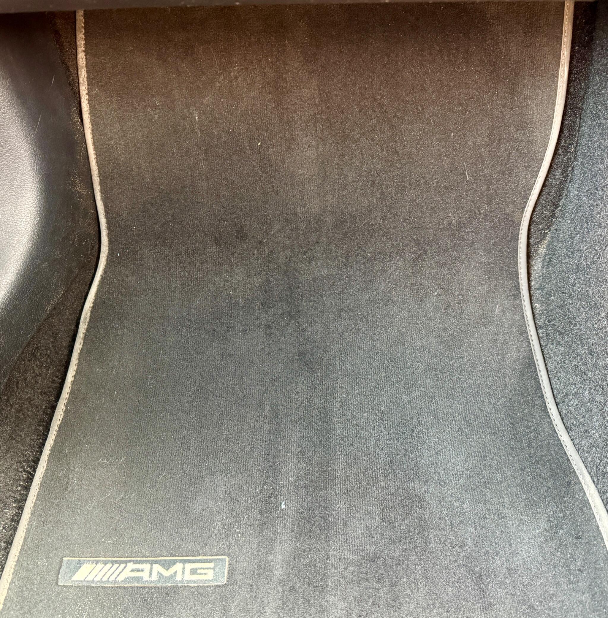 Mercedes-Benz GLB view 93
