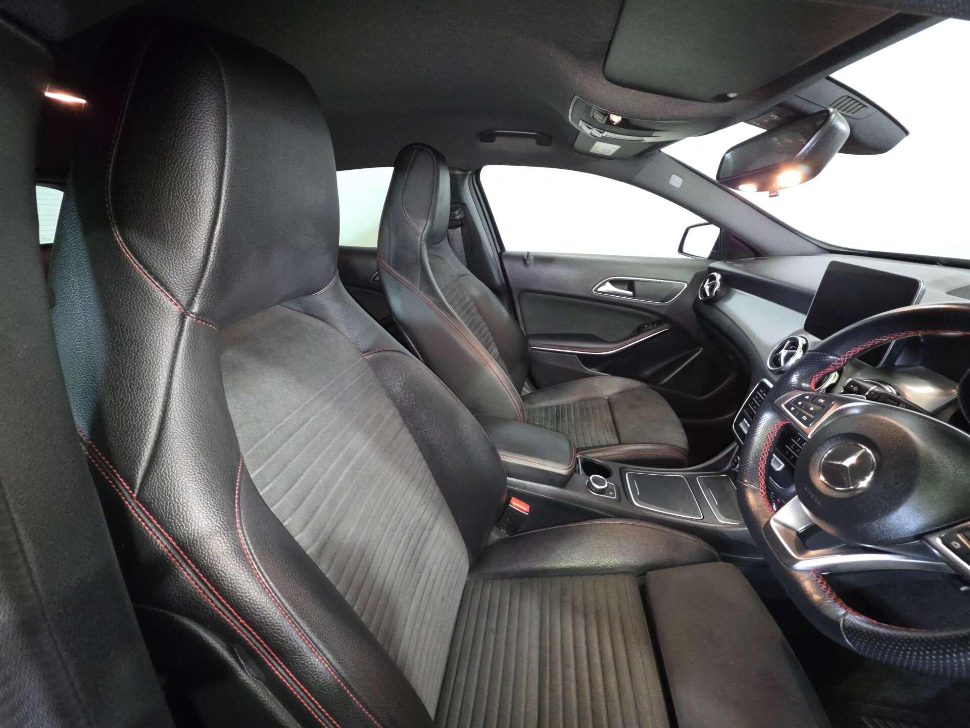 Mercedes-Benz GLA view 15