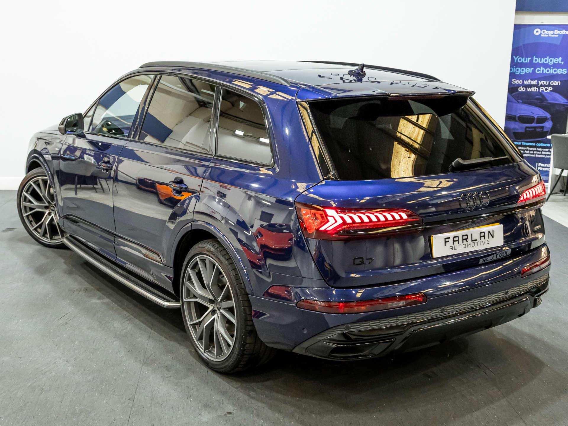 Audi Q7 view 23