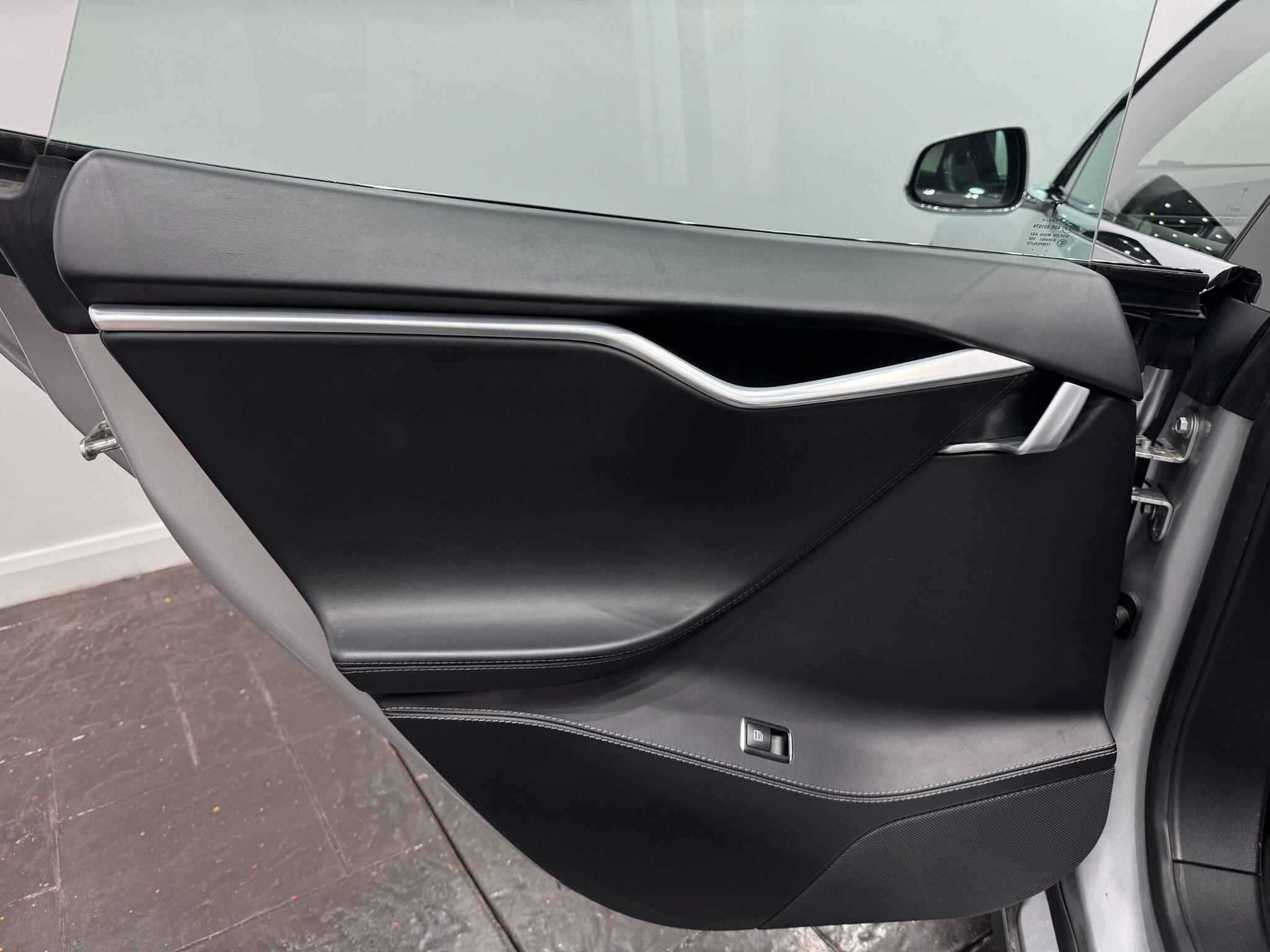 Tesla Model S view 43