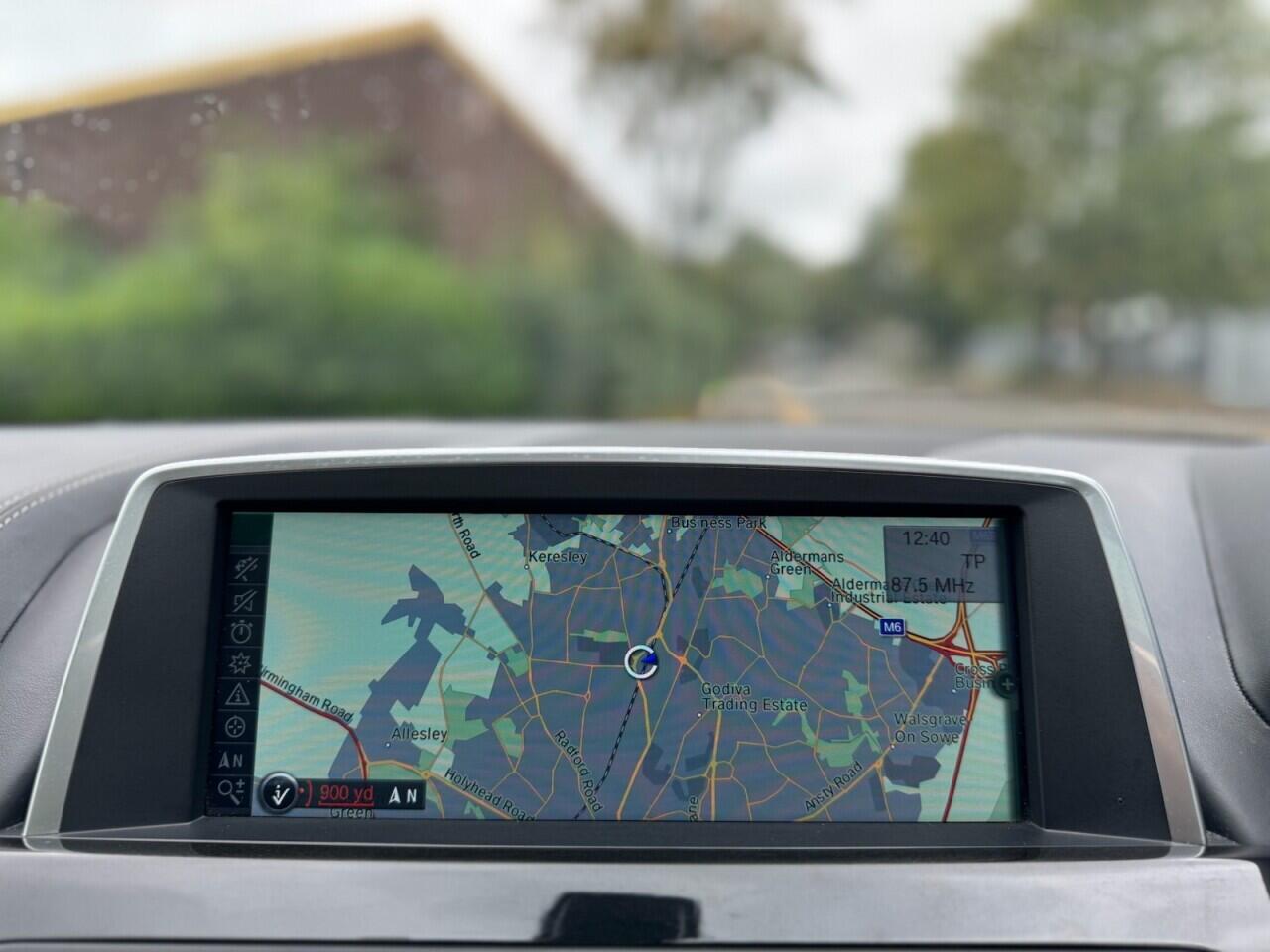 BMW 6 Series view 13
