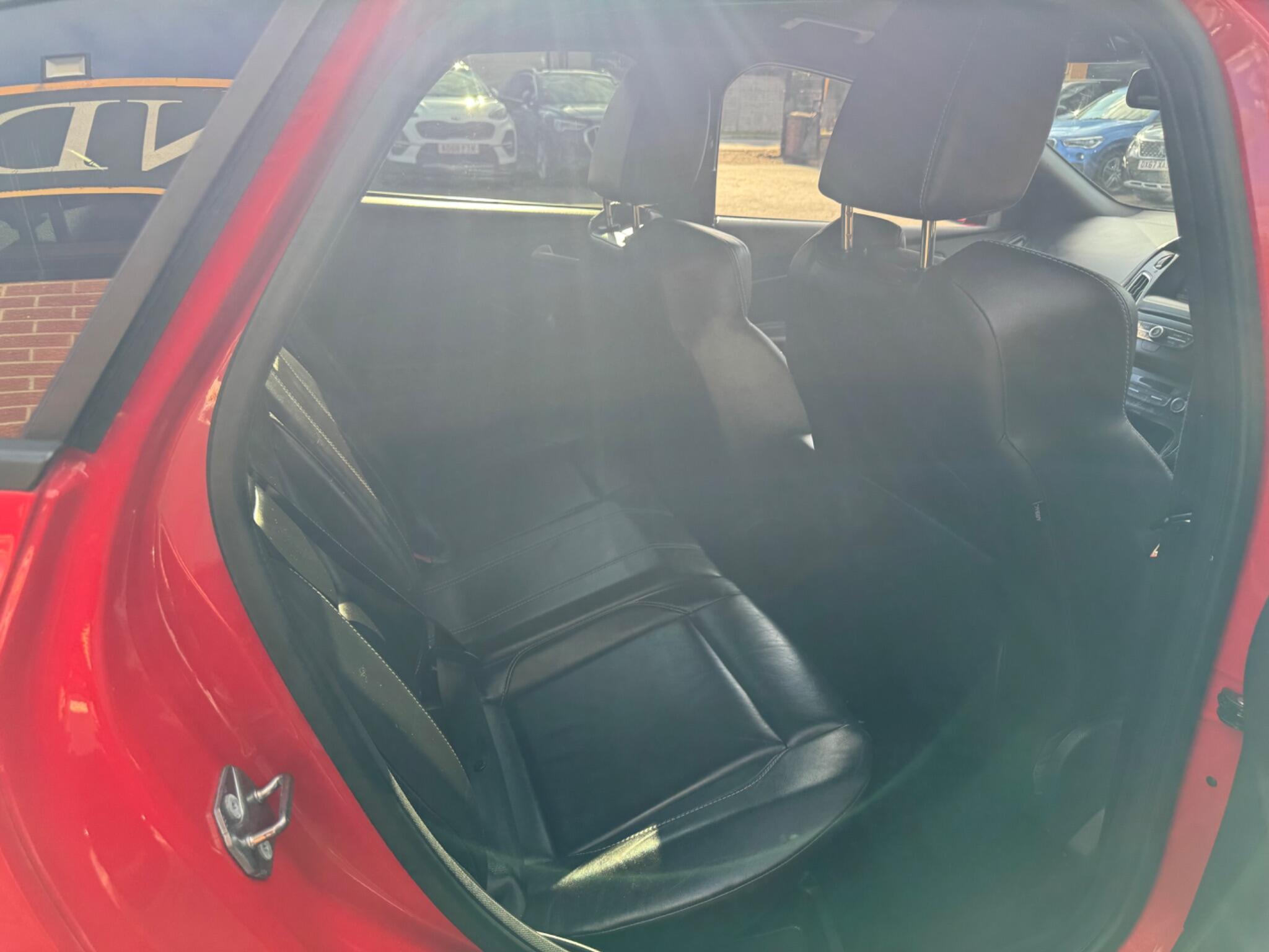 Ford Focus view 11