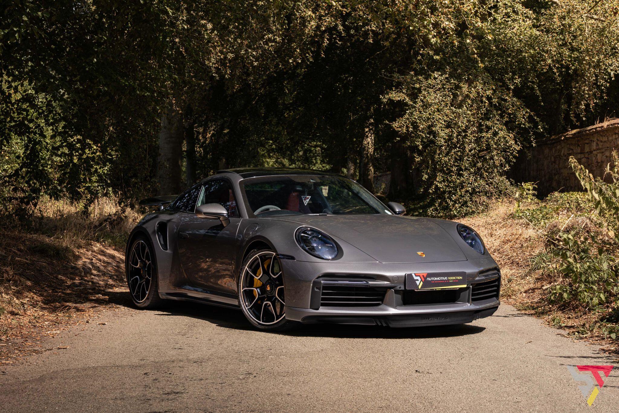 Porsche 911 view 11