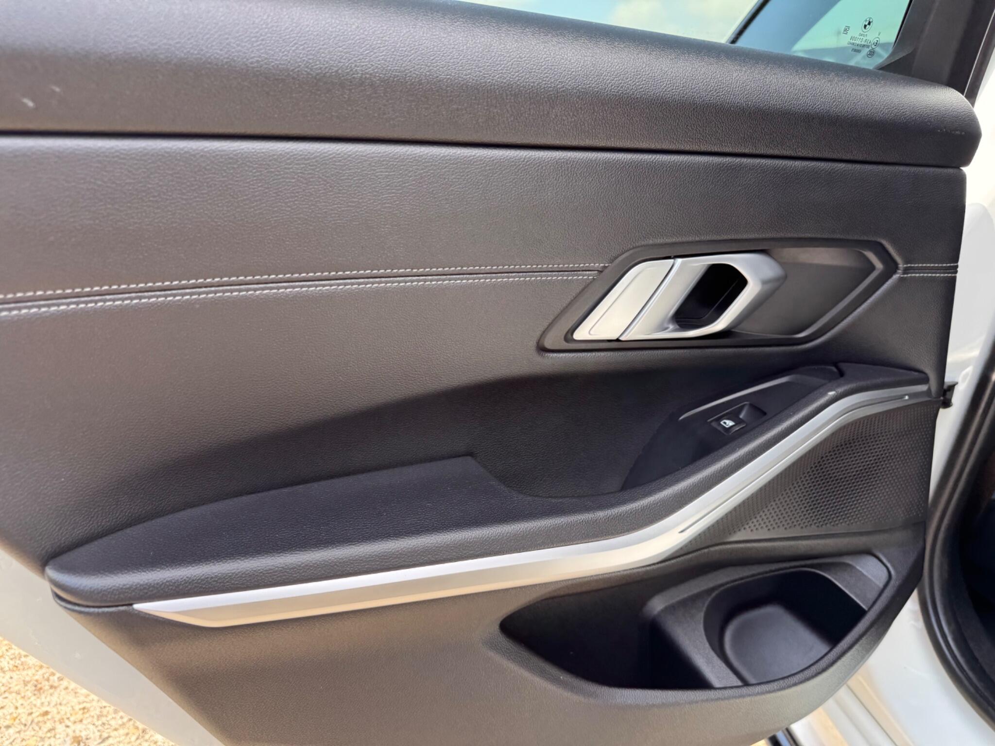 BMW 3 Series view 34