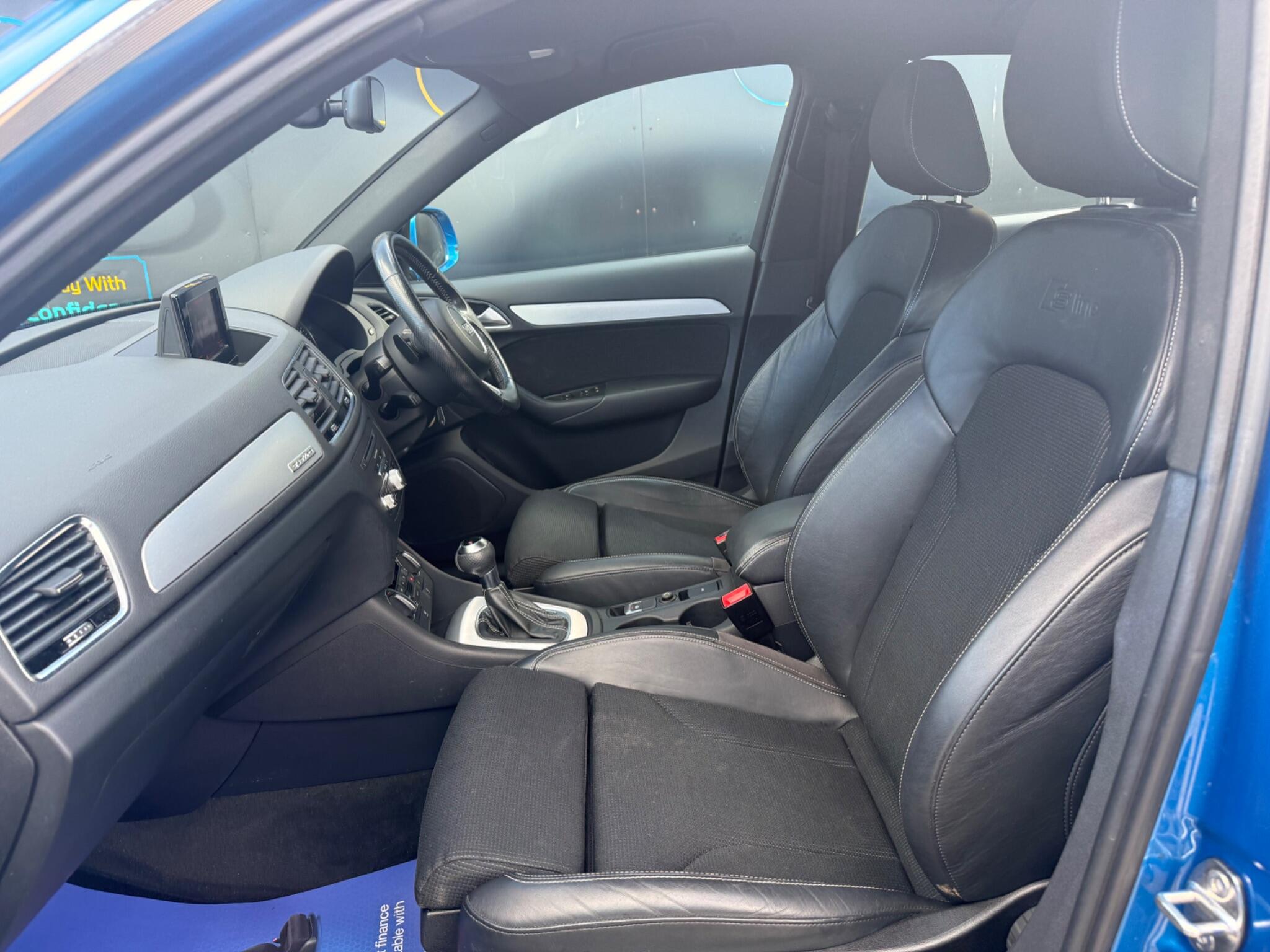 Audi Q3 view 16