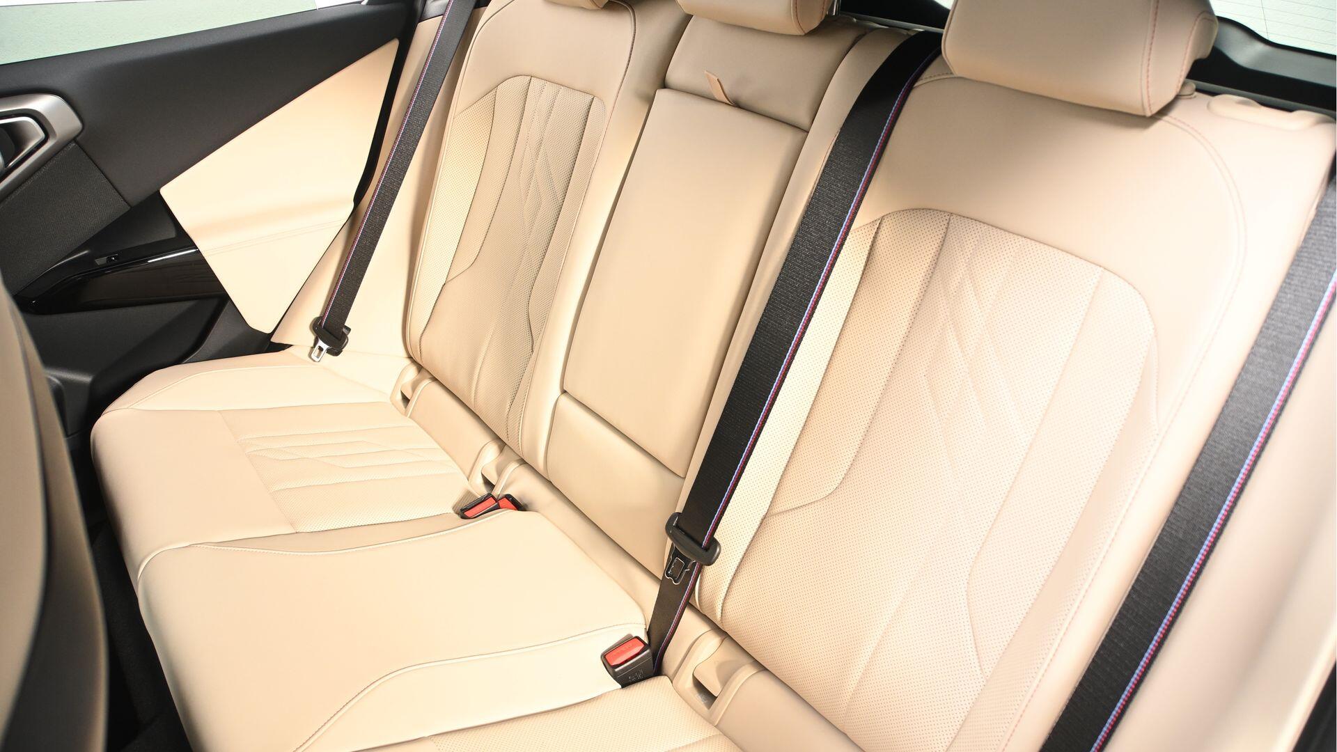 BMW X3 view 12
