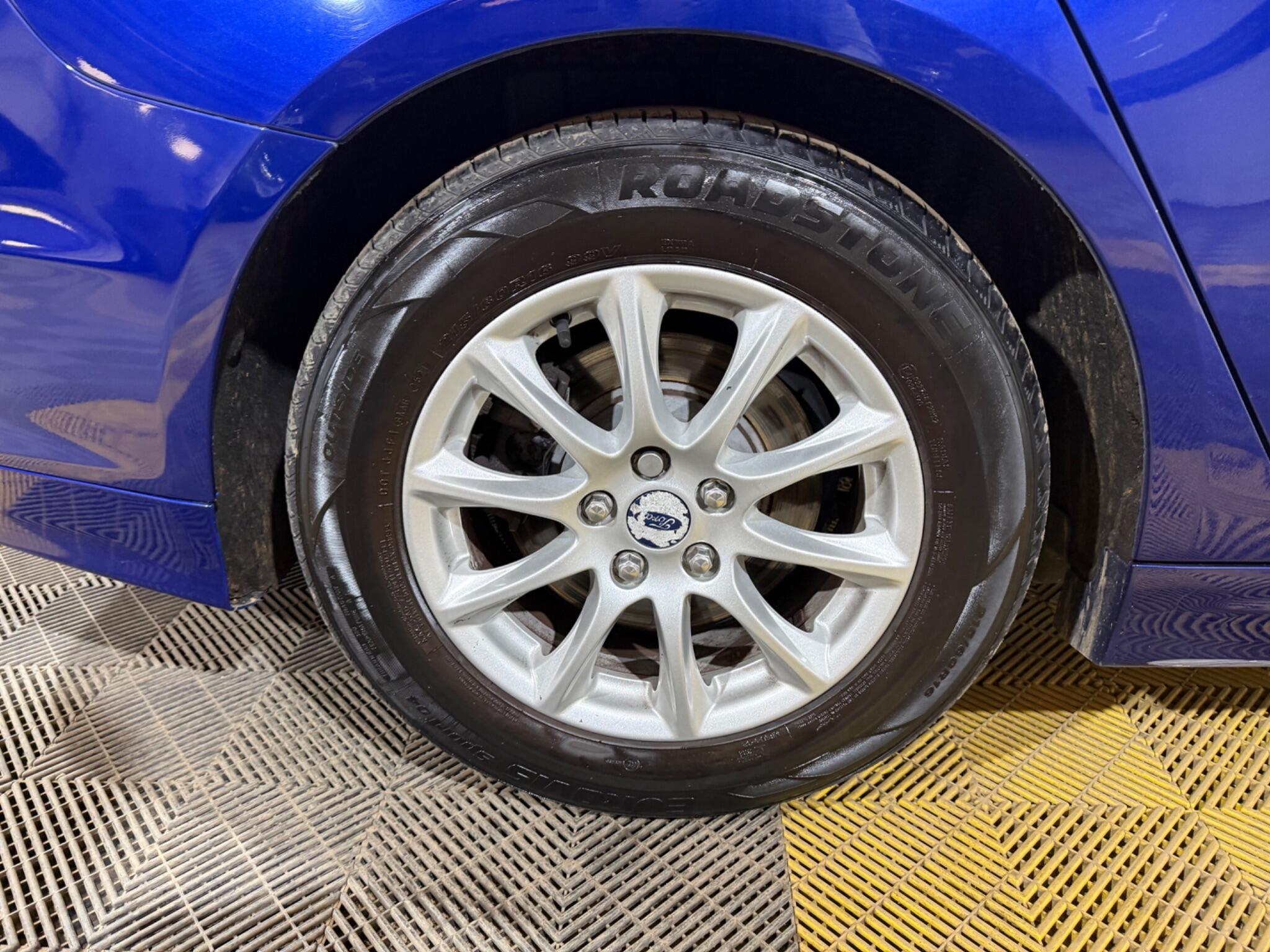 Ford Mondeo view 63