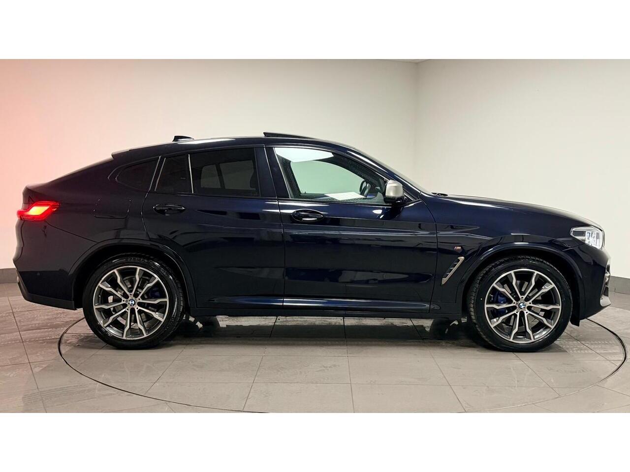 BMW X4 view 10