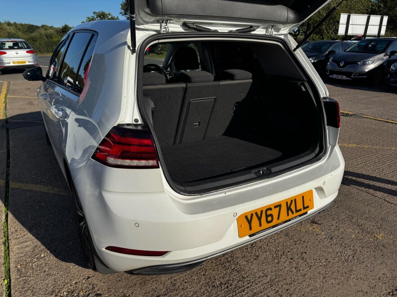 Volkswagen Golf view 20