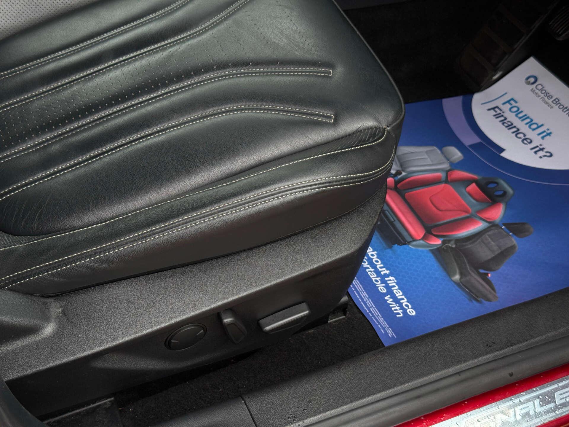 Ford Focus view 22