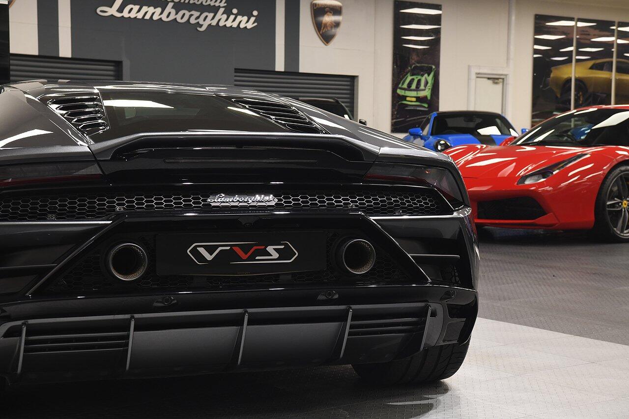 Lamborghini Huracan view 40
