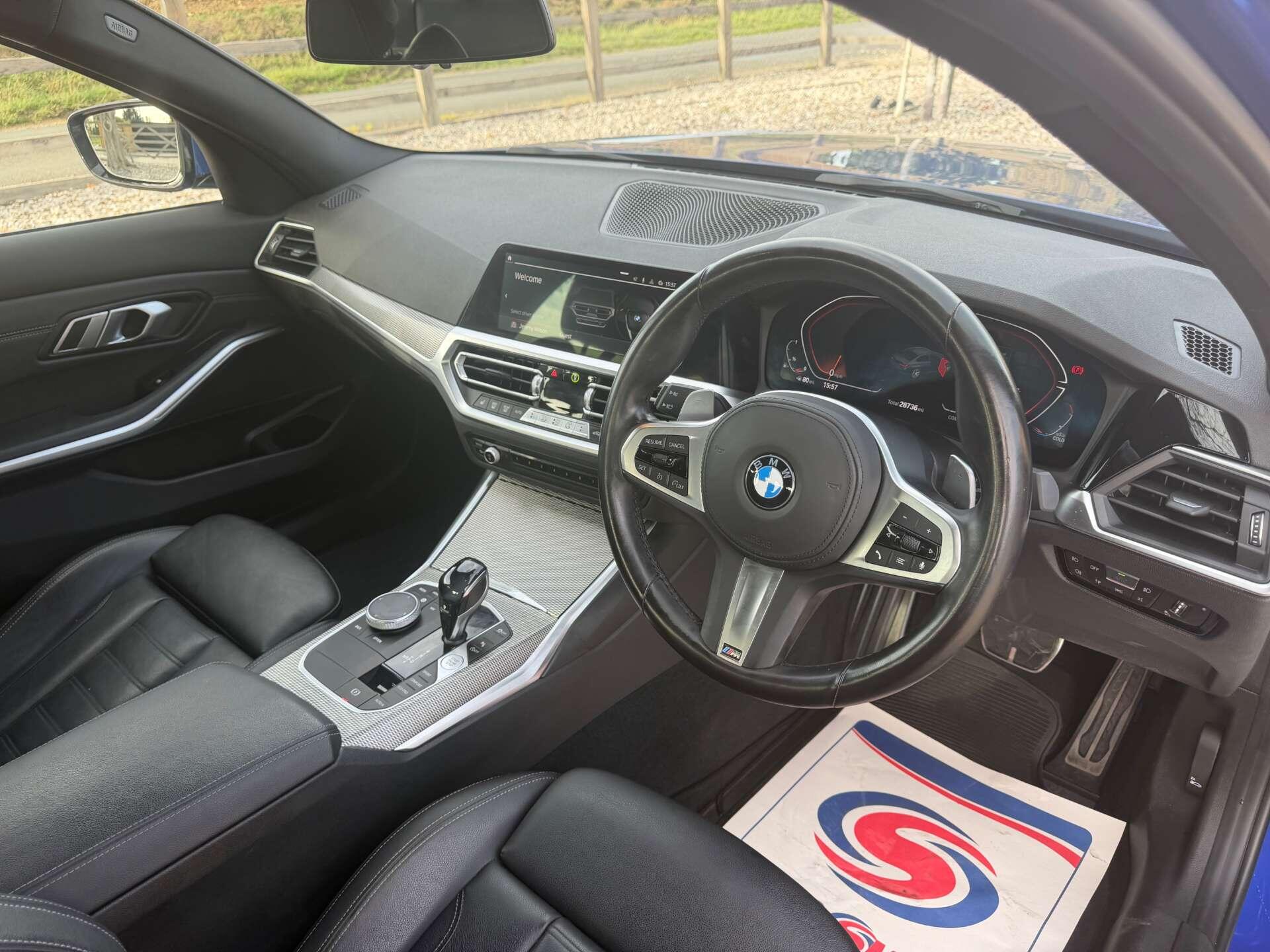 BMW 3 Series view 17