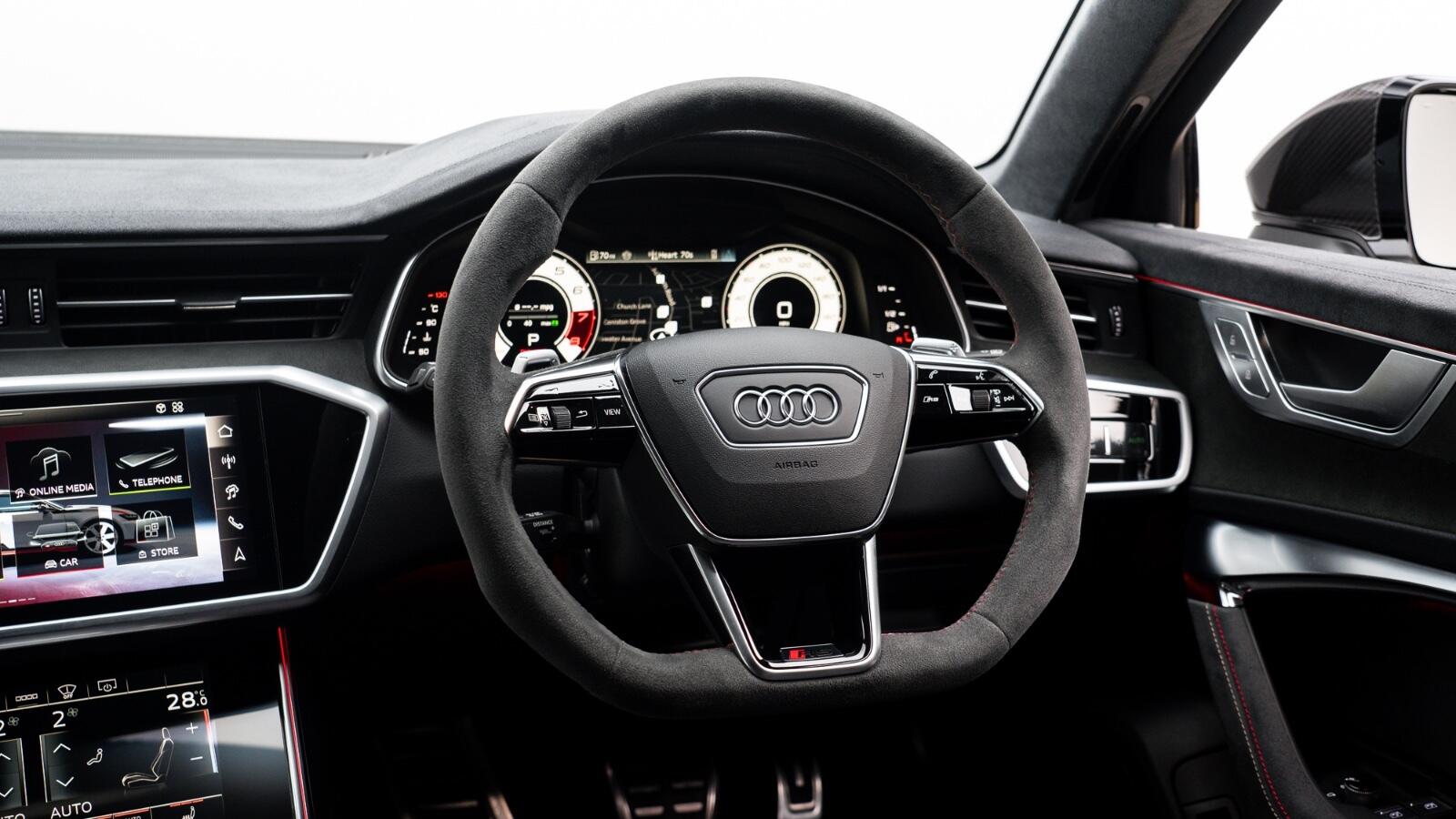 Audi RS6 Avant view 10