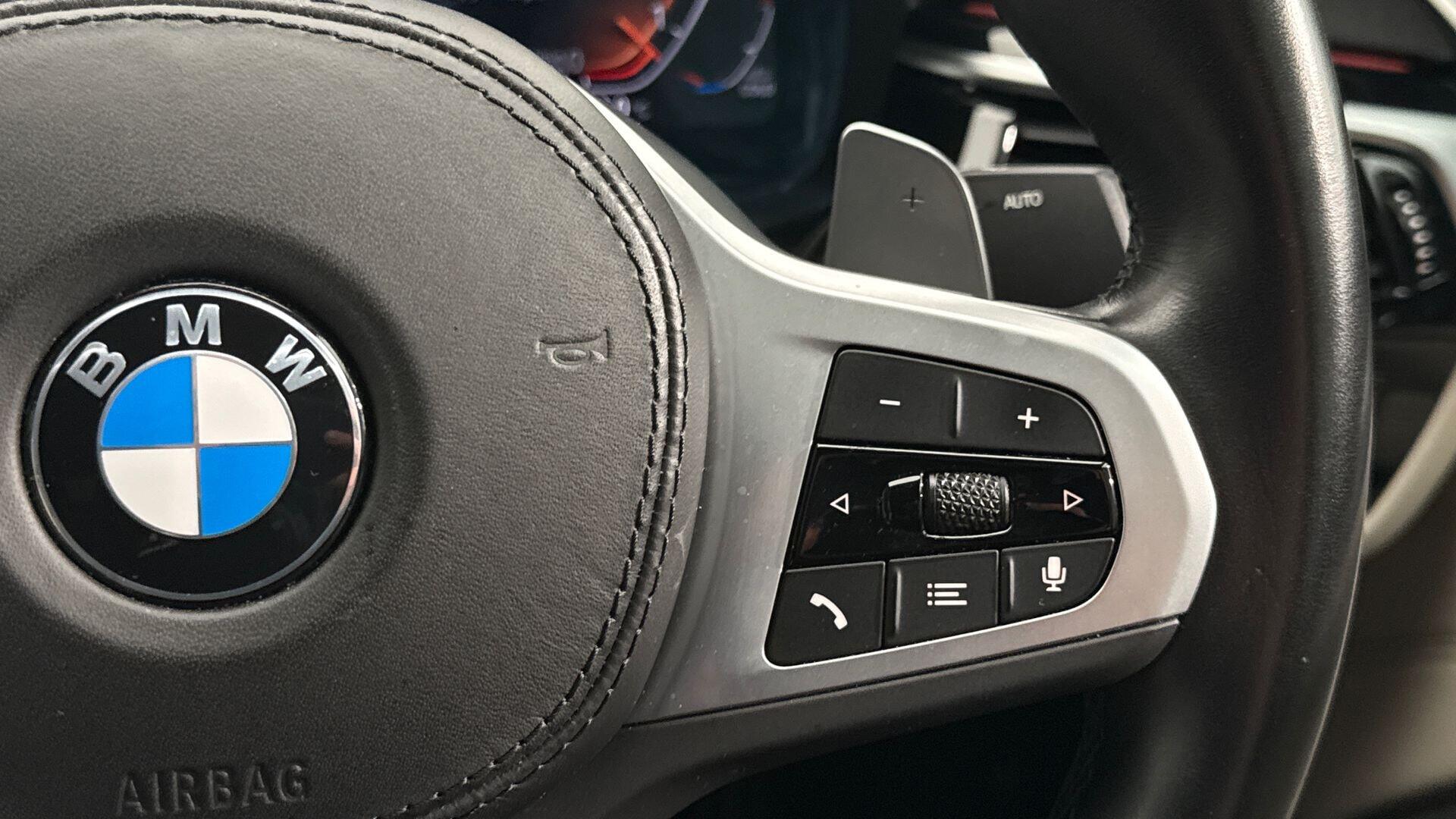 BMW 5 Series view 19