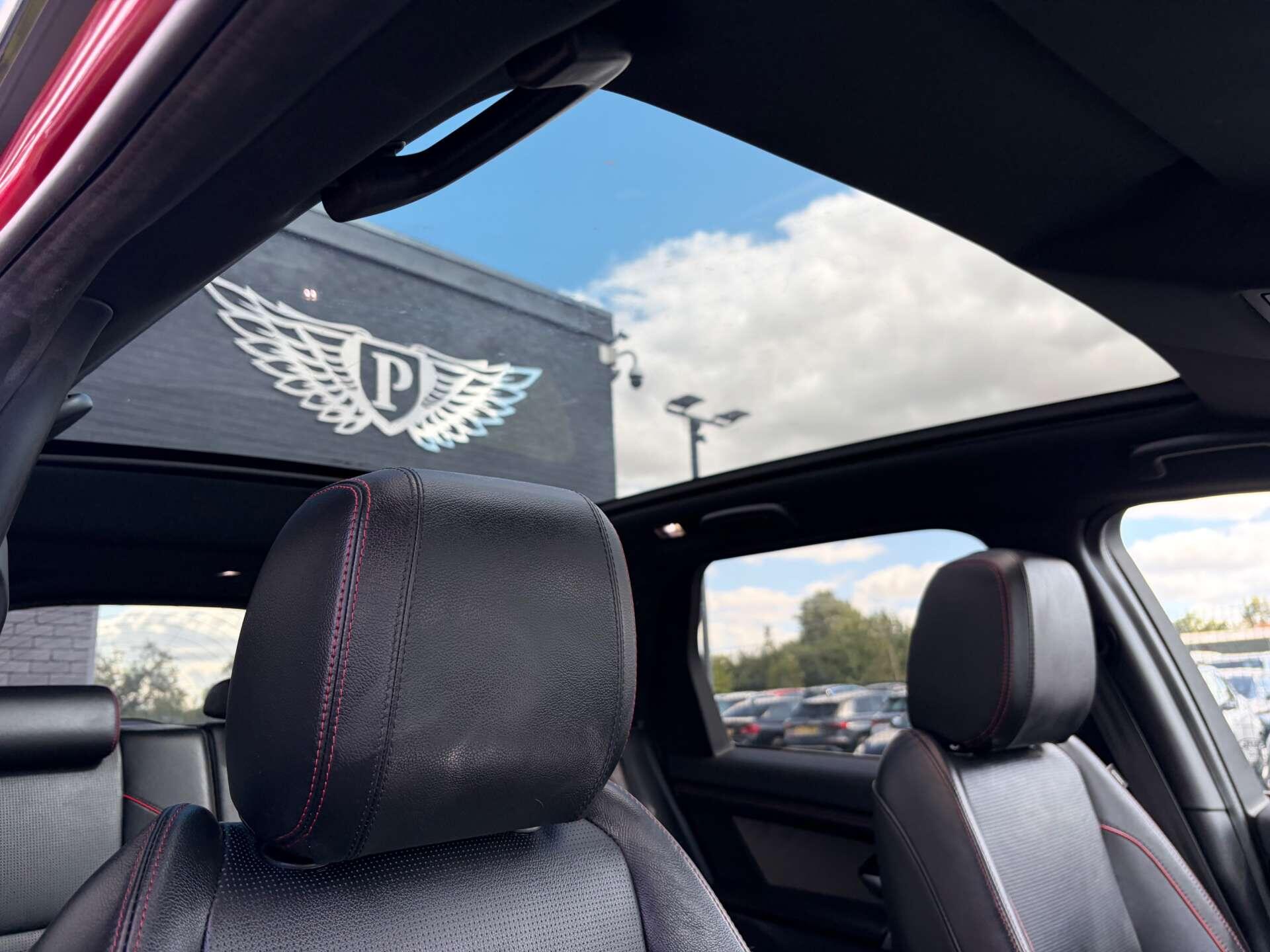 Land Rover Discovery Sport view 38