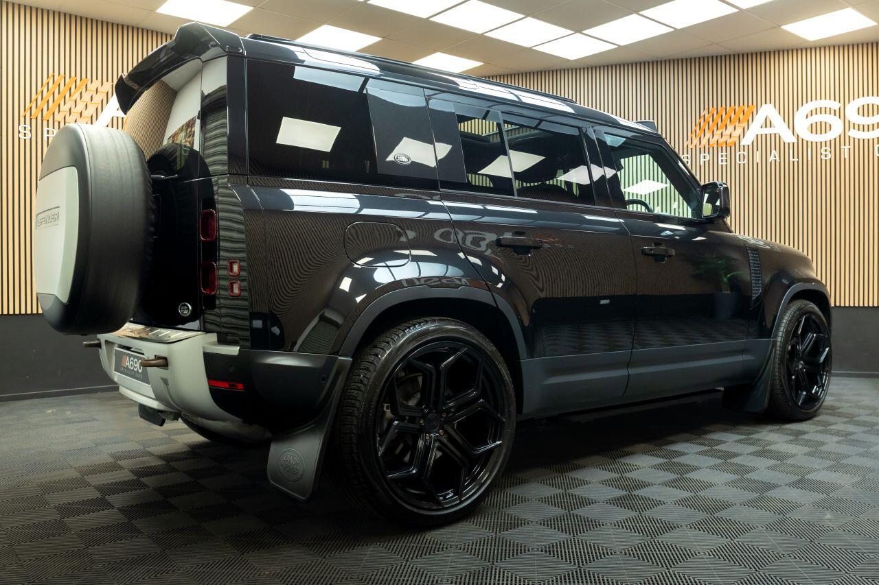 Land Rover Defender 110 view 7