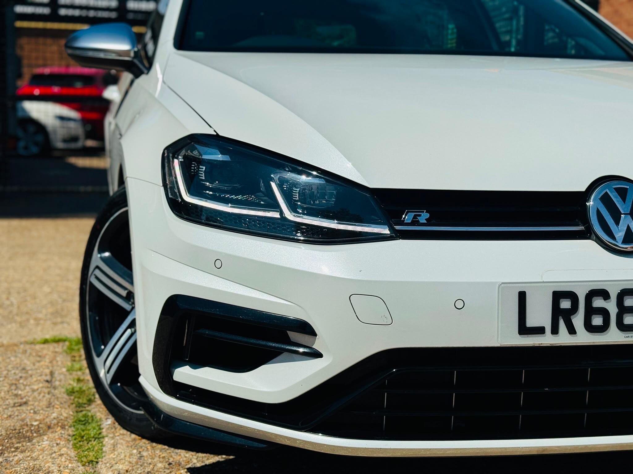 Volkswagen Golf view 6