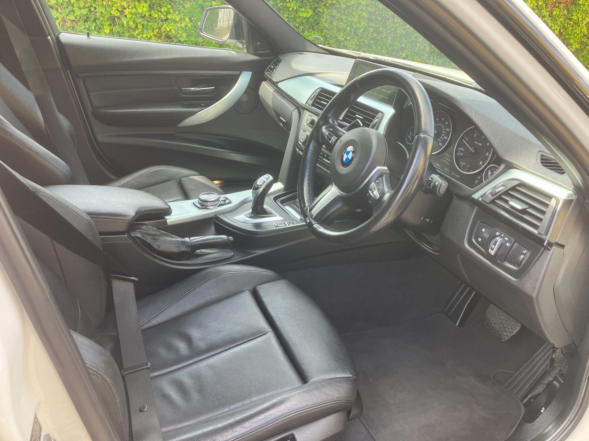 BMW 3 Series view 9