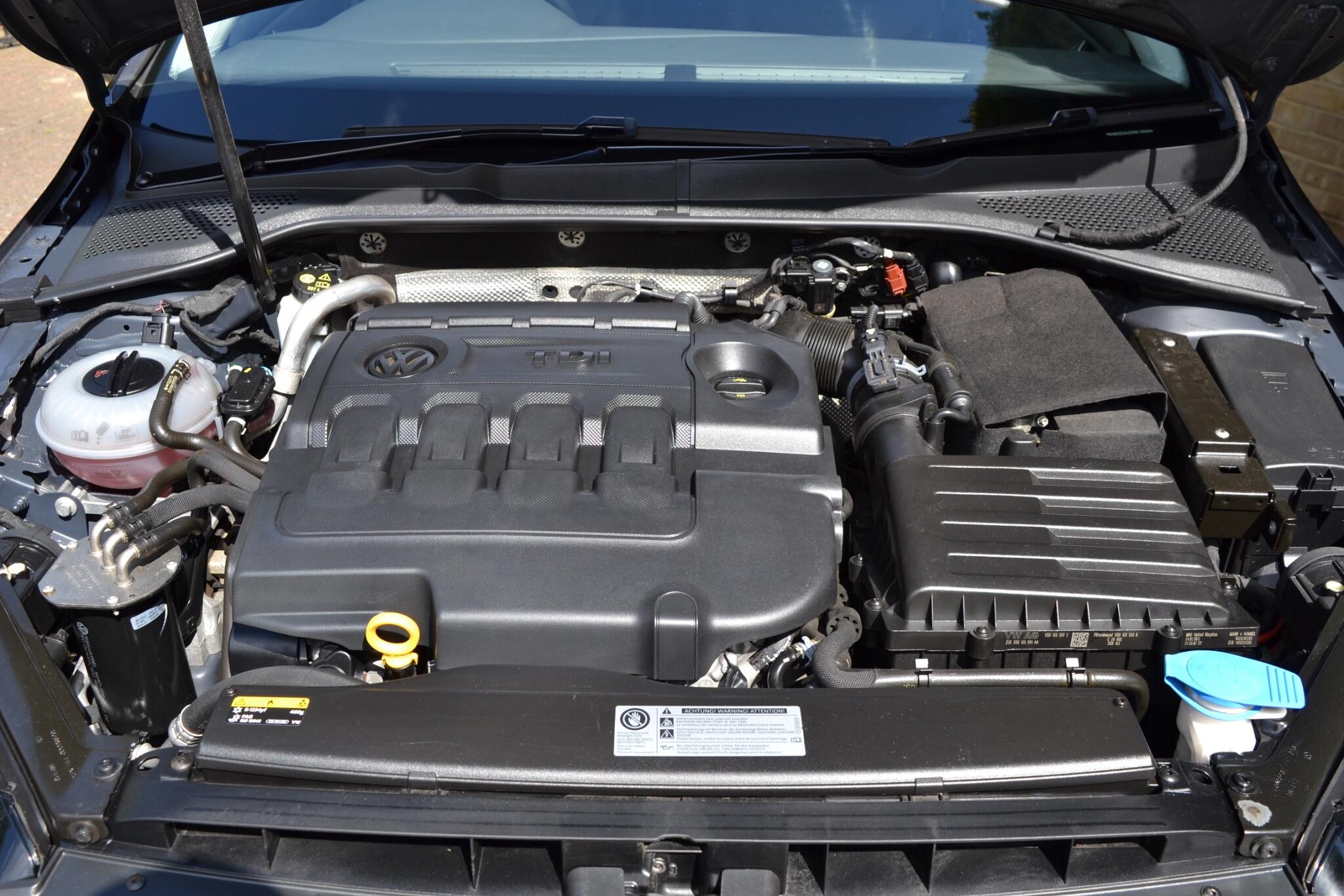 Volkswagen Golf view 23