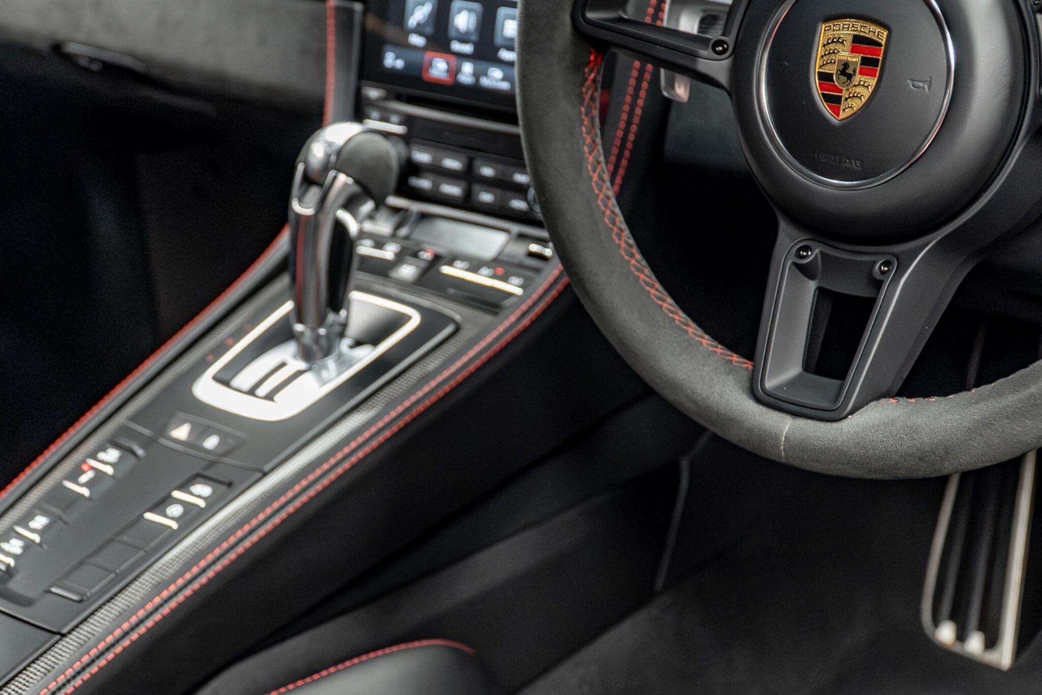 Porsche Cayman view 38