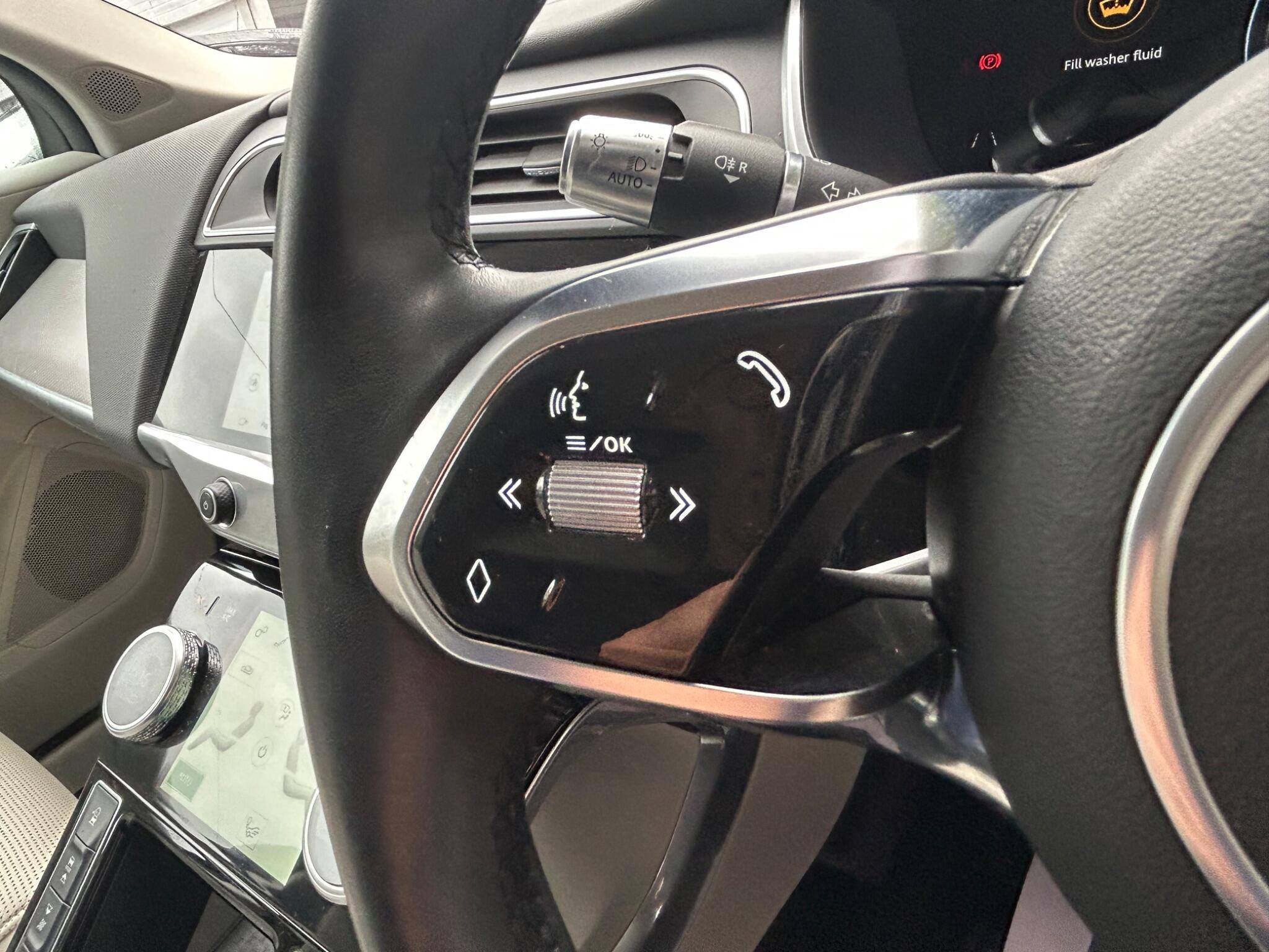 Jaguar I-Pace view 39