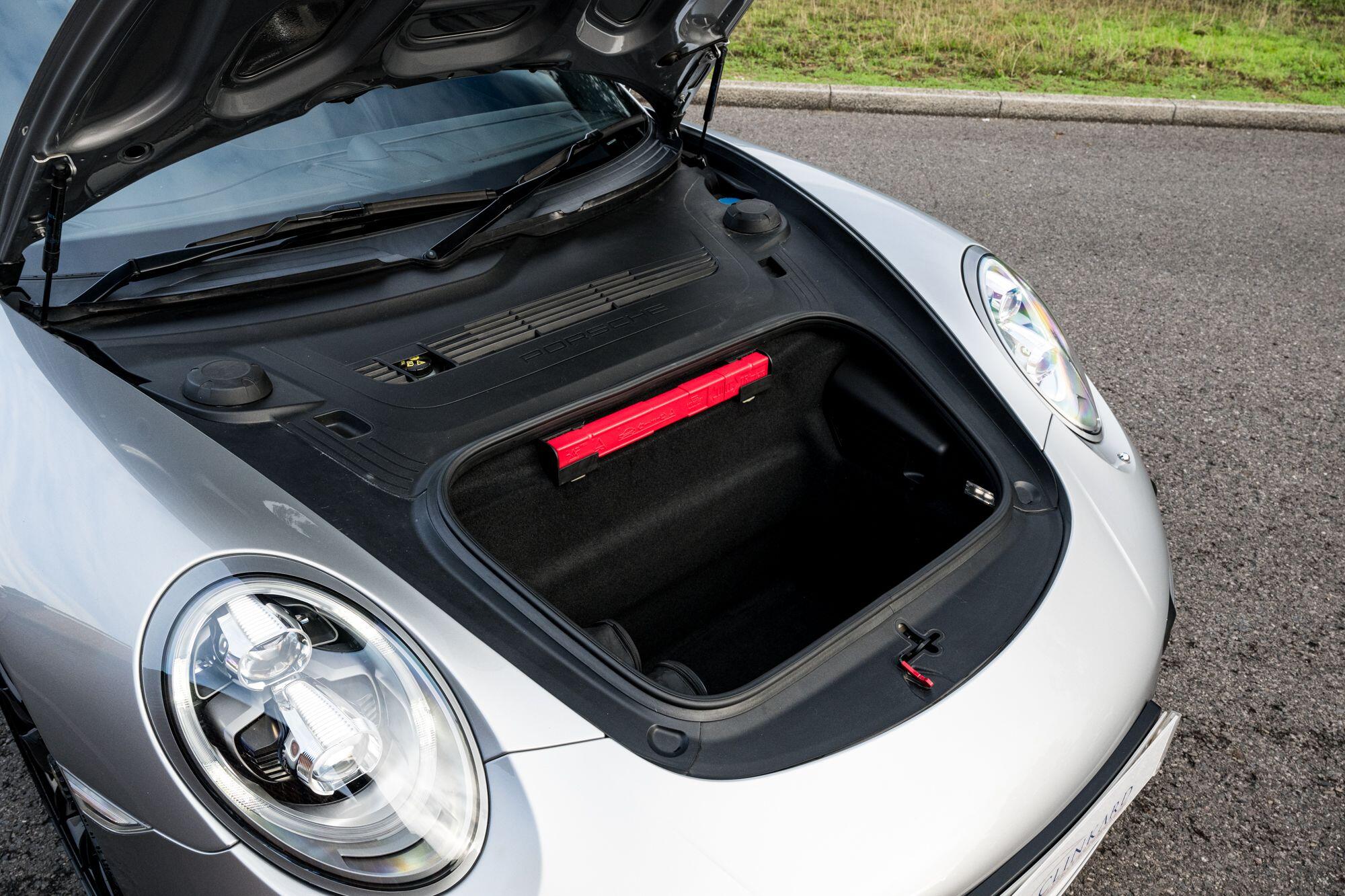 Porsche 911 view 40