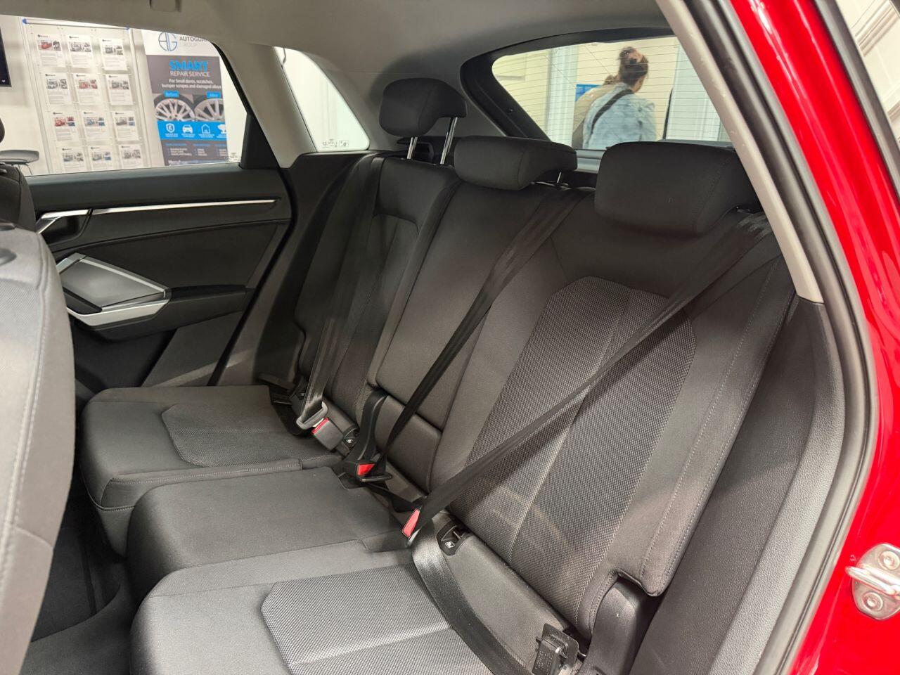 Audi Q3 view 22