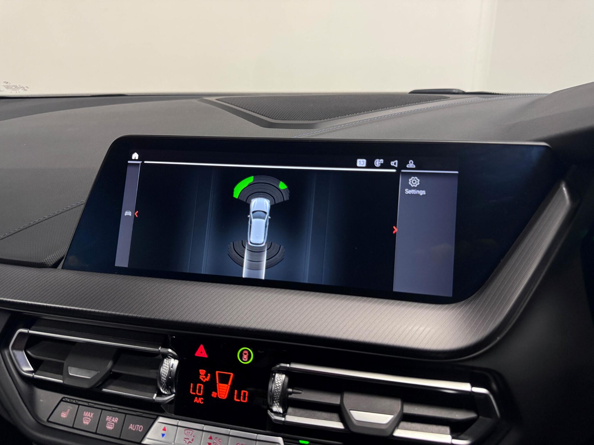 BMW 1 Series view 9