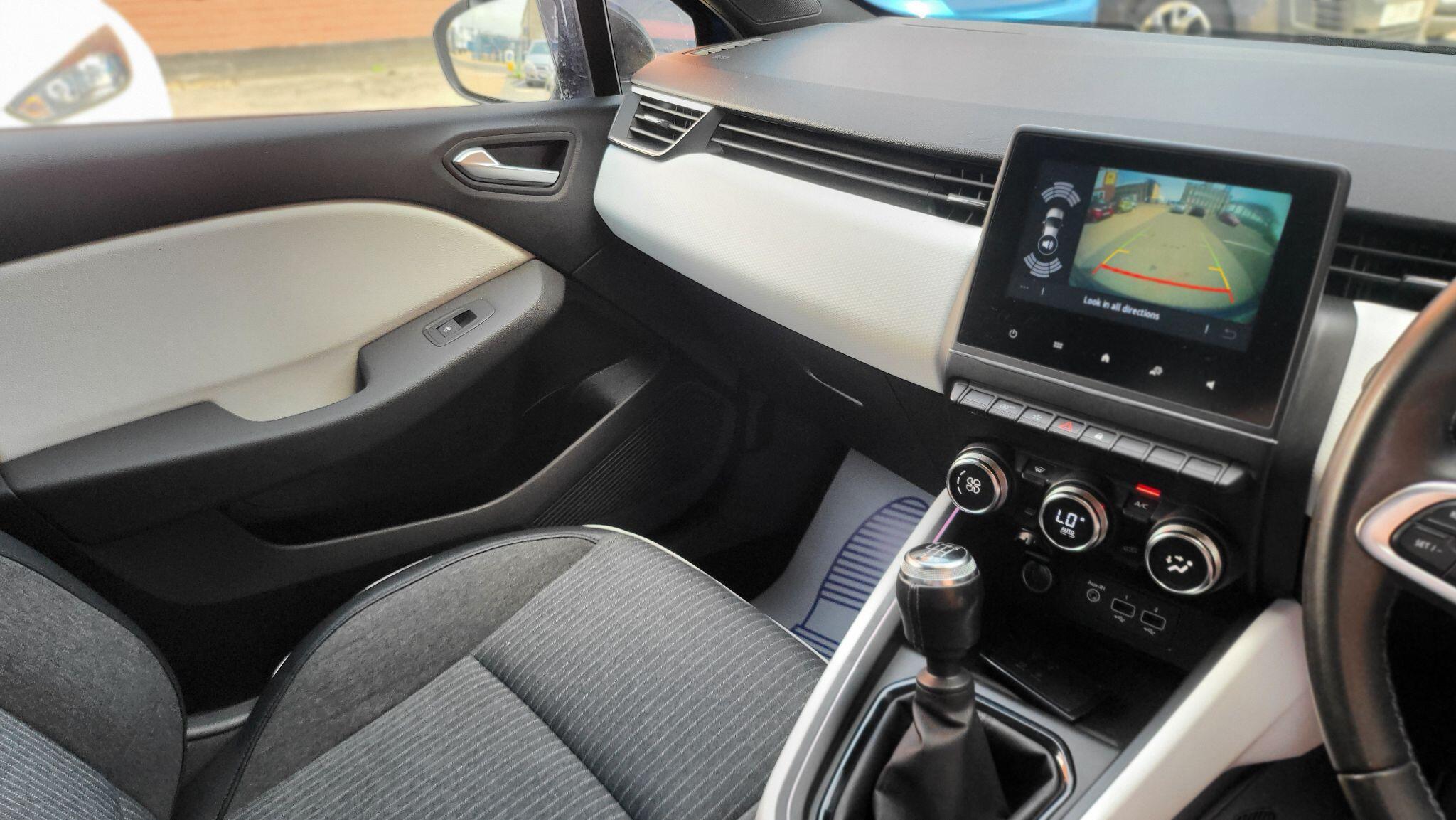 Renault Clio view 12