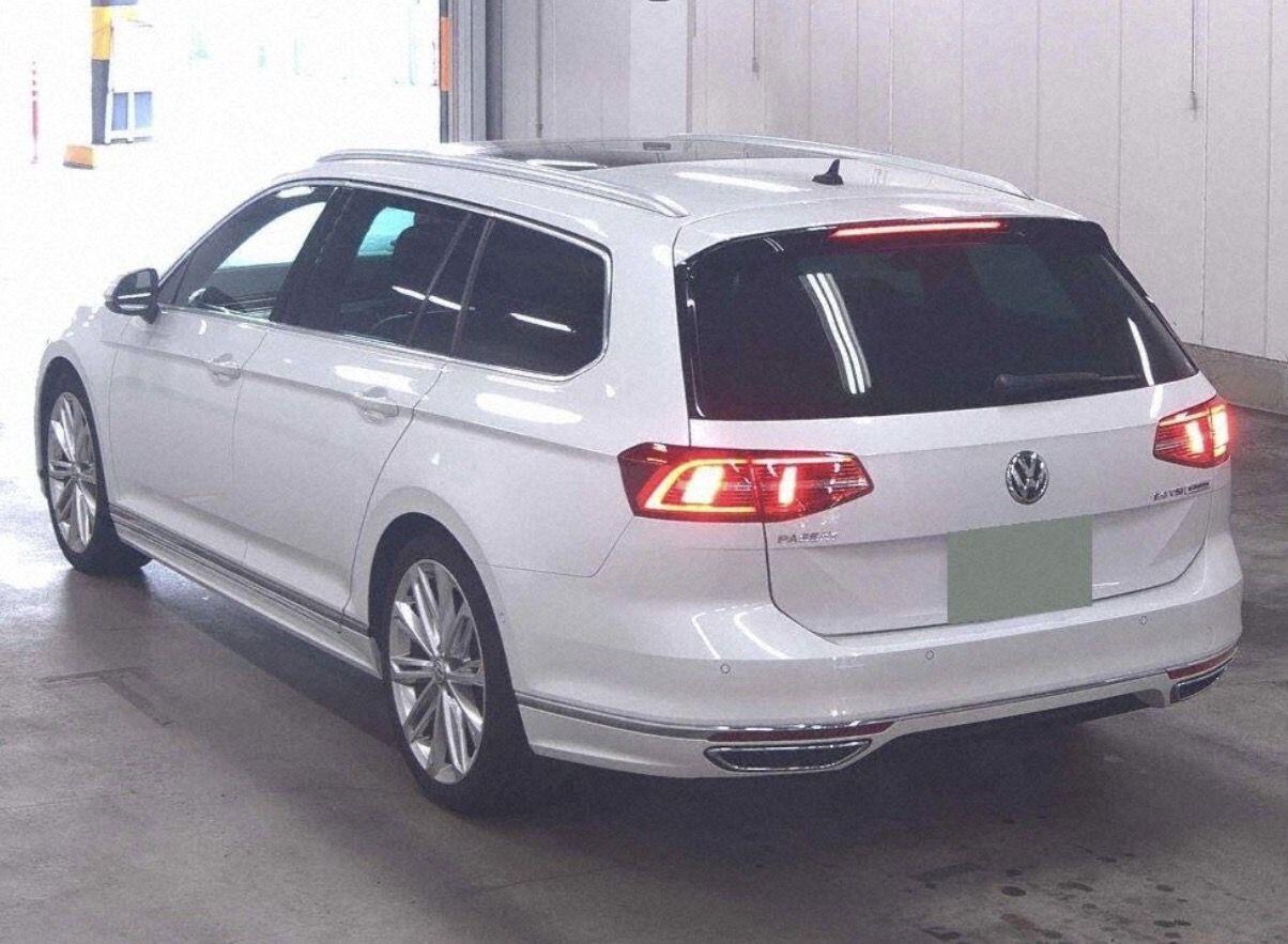 Volkswagen Passat view 3