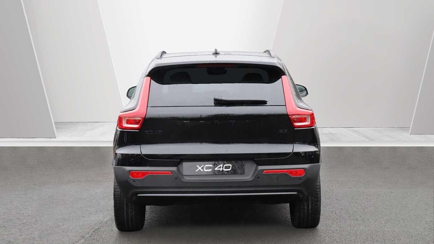 Volvo XC40 view 7