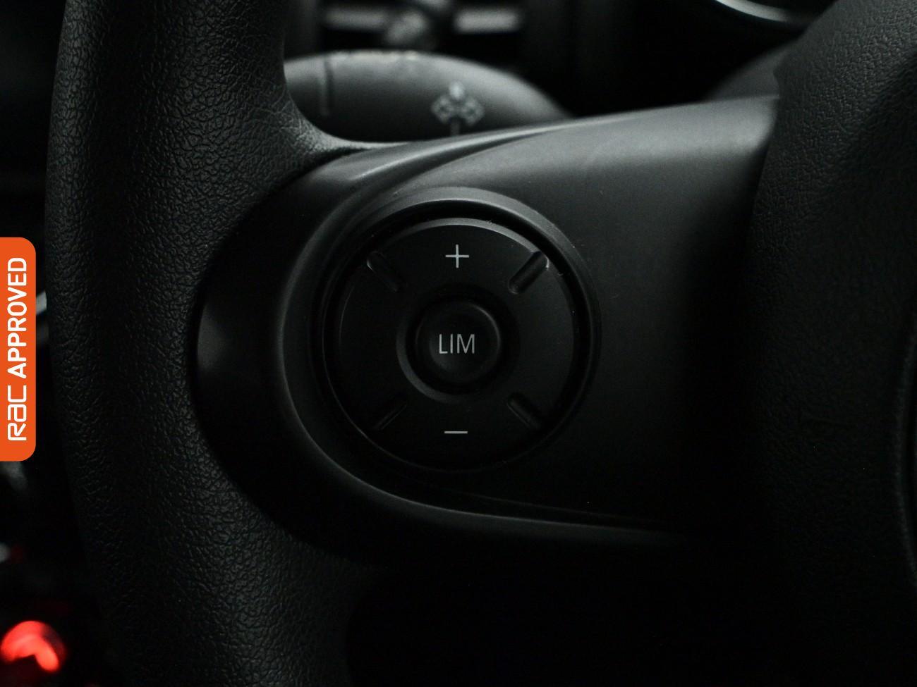 Mini Hatch view 19