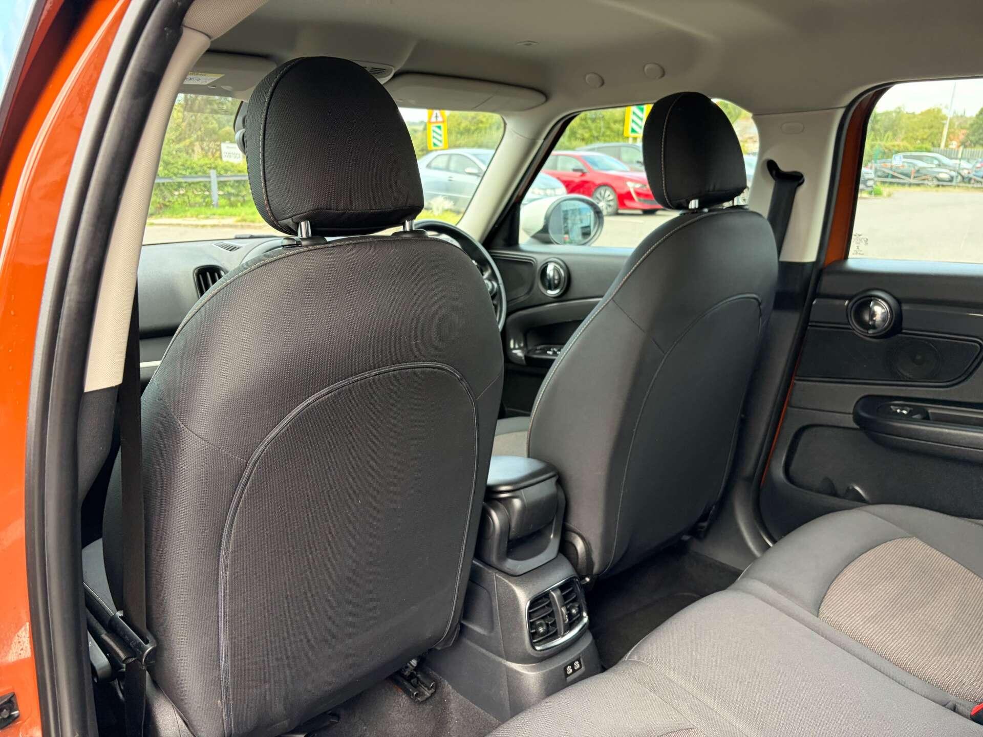Mini Countryman view 22