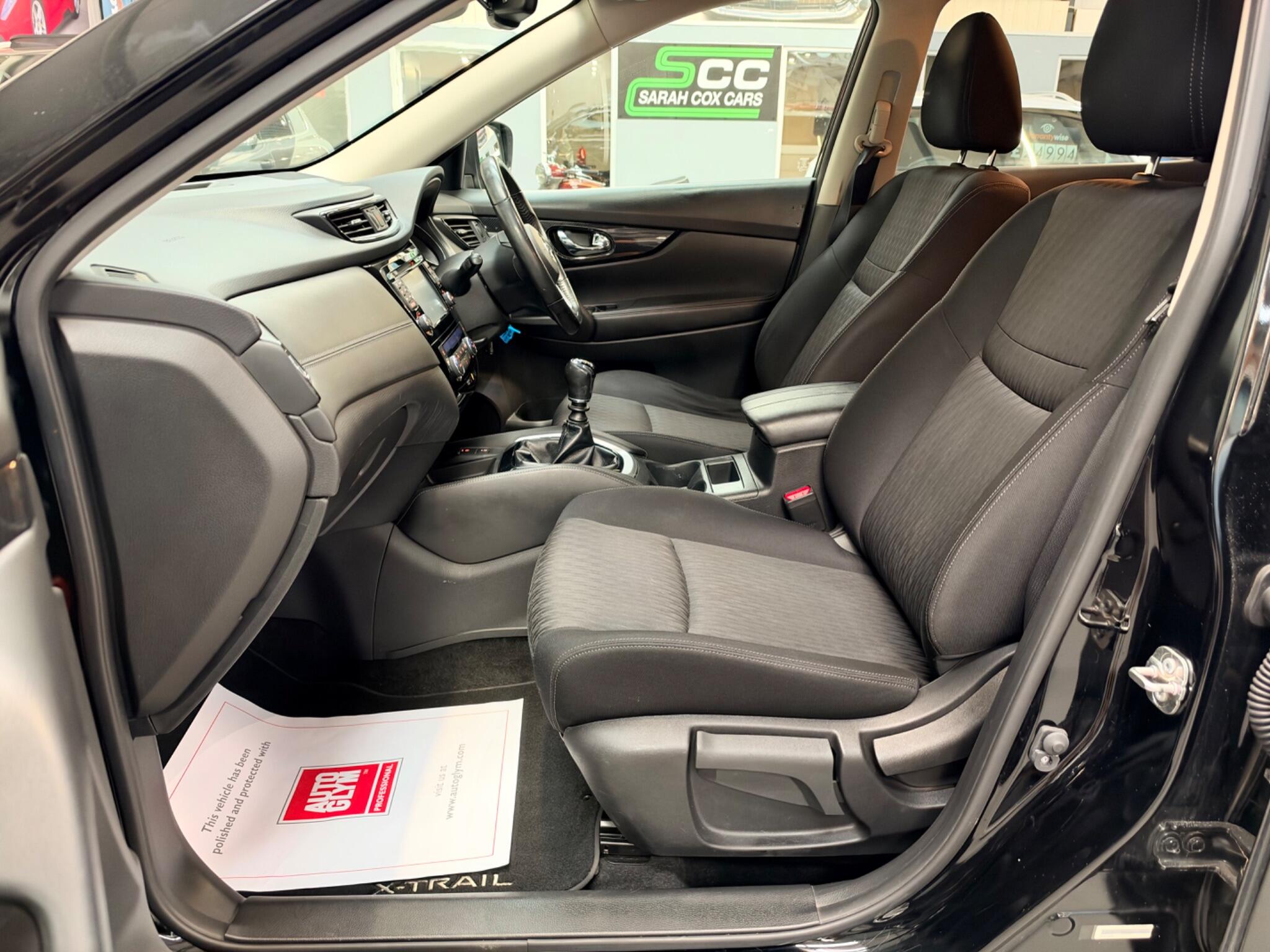 Nissan X-Trail view 4