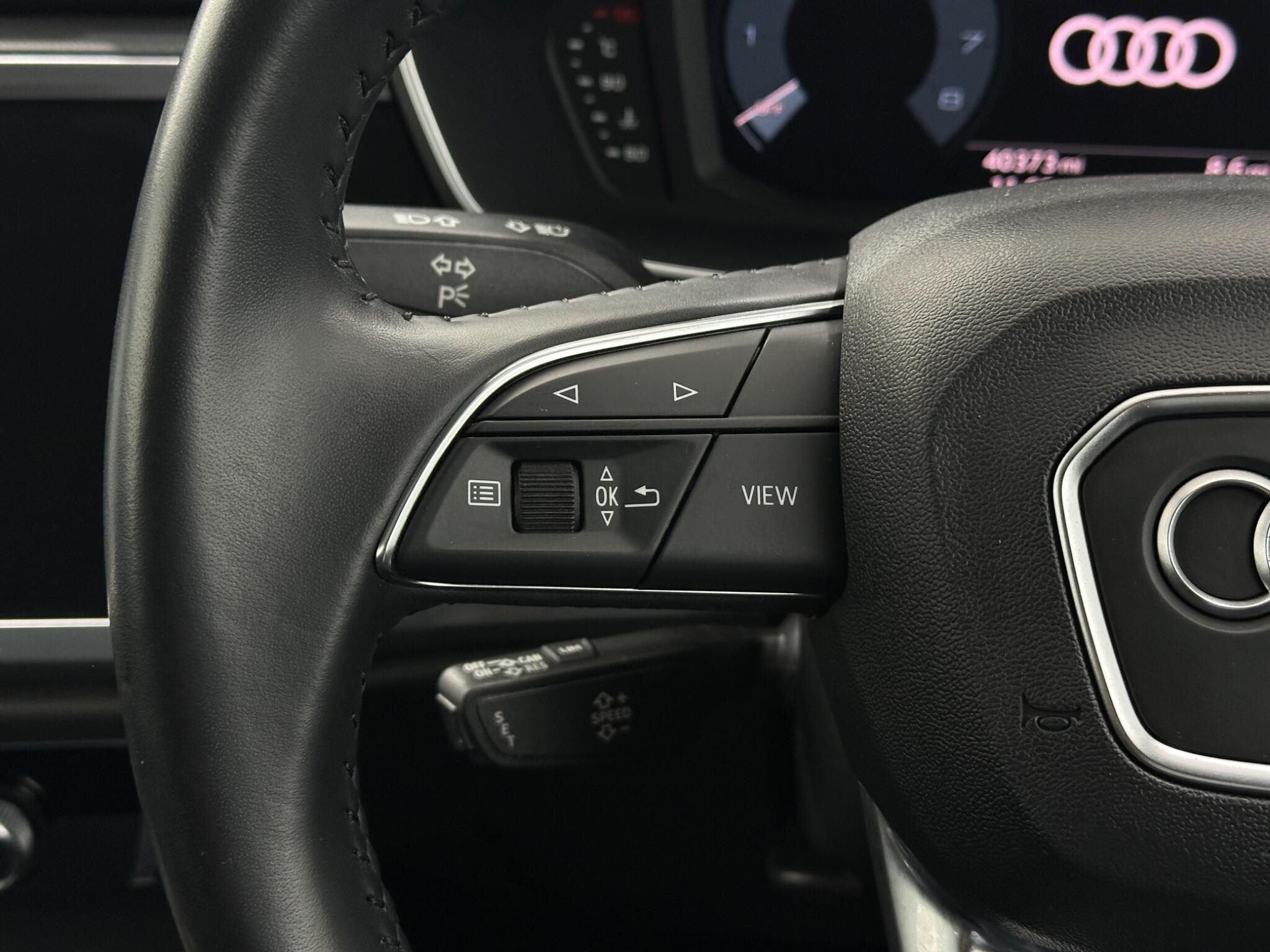 Audi Q3 view 15