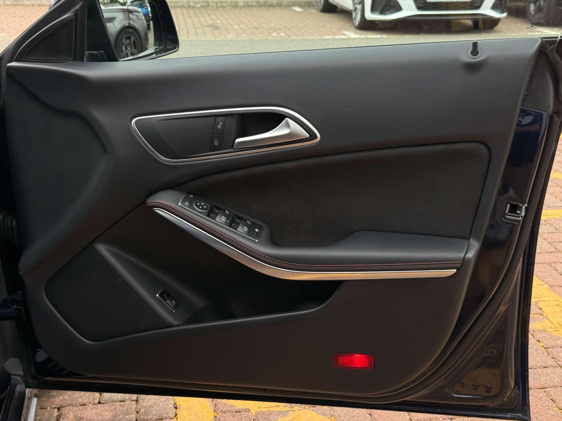 Mercedes-Benz Cla view 20