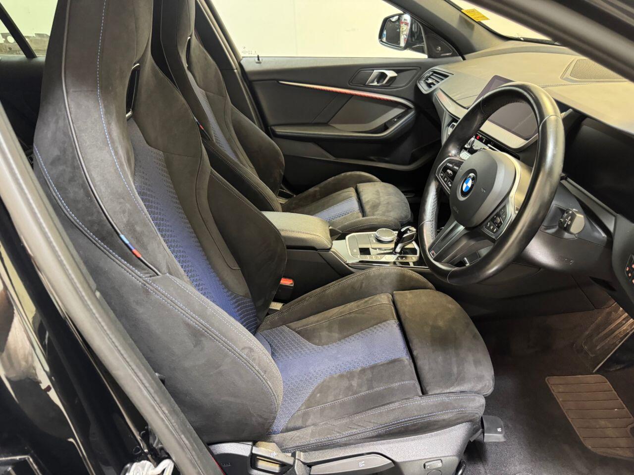 BMW 1 Series view 24