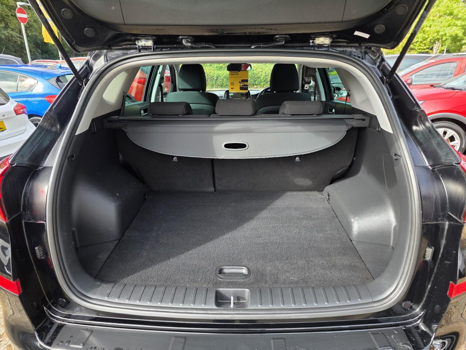 Hyundai Tucson view 25