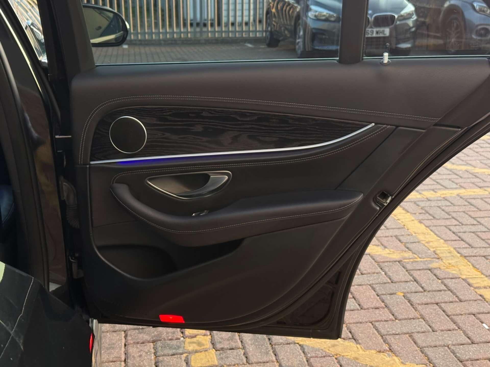 Mercedes-Benz E Class view 27