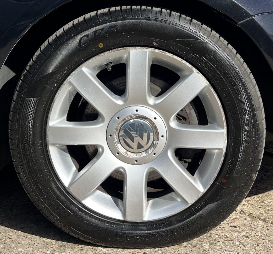 Volkswagen Golf view 11