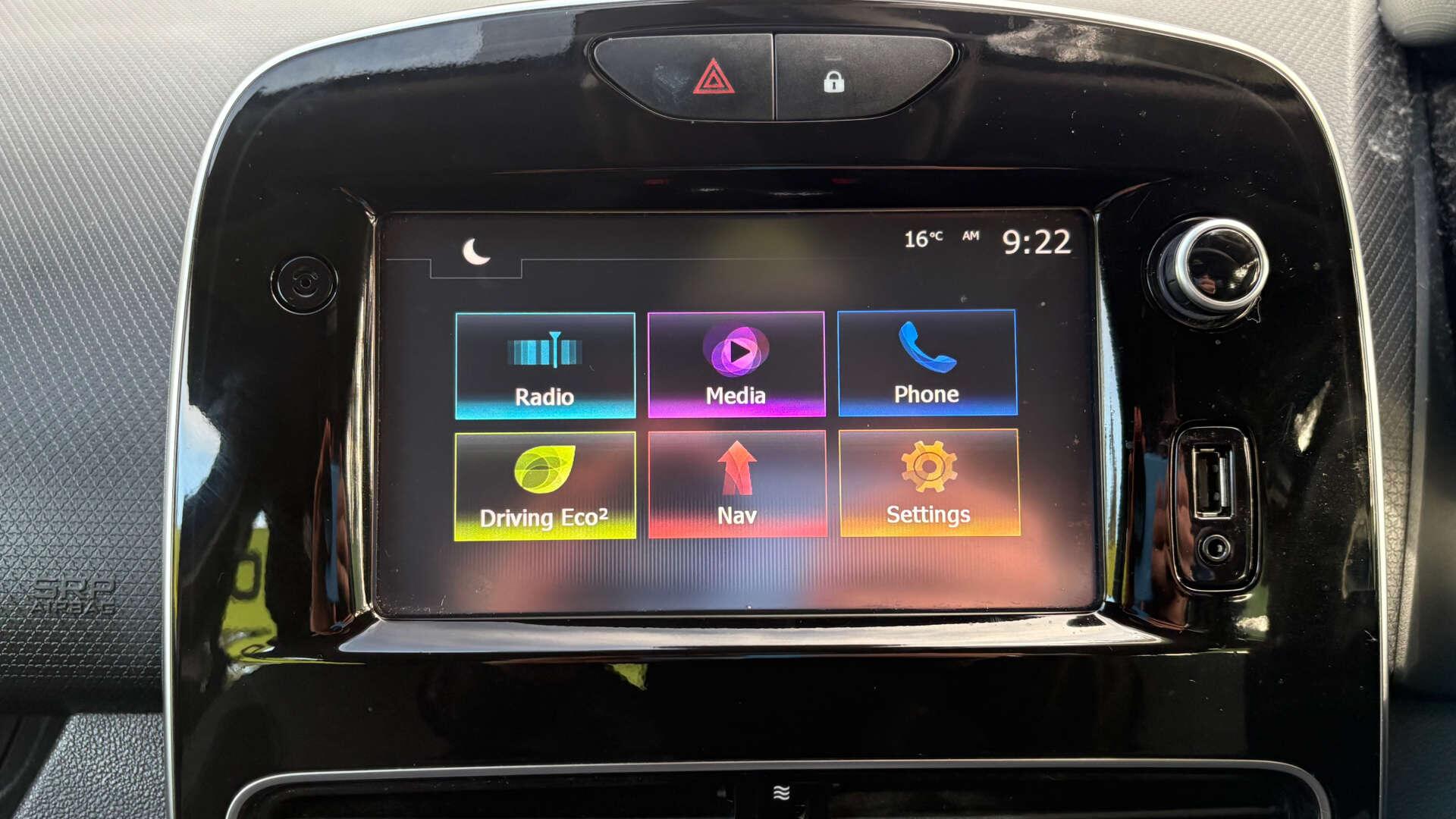Renault Clio view 25