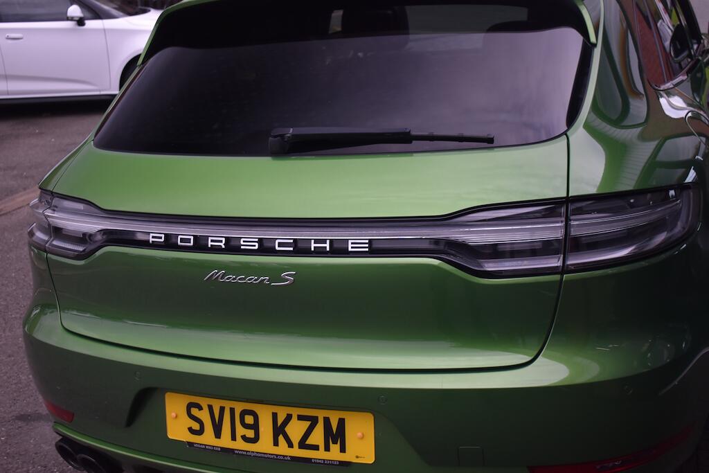 Porsche Macan view 29