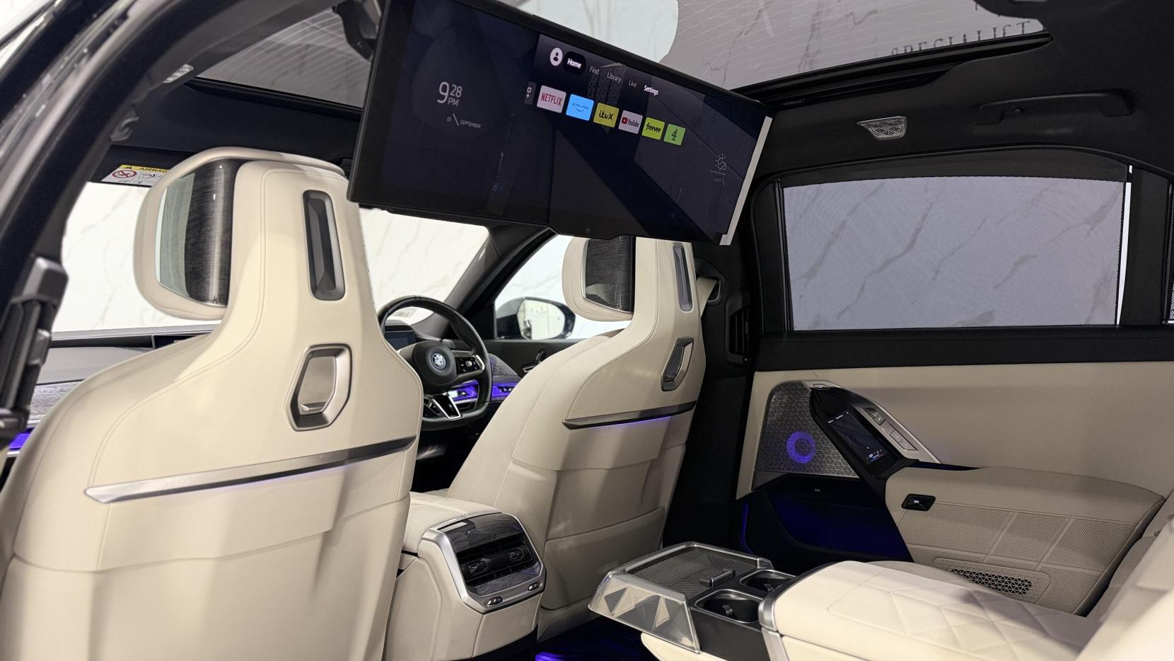 BMW i7 view 20