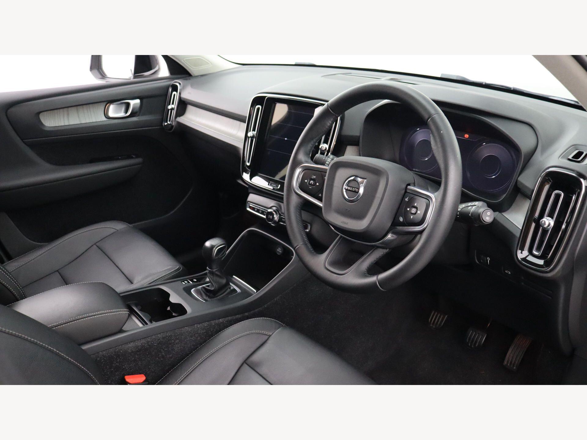 Volvo XC40 view 5
