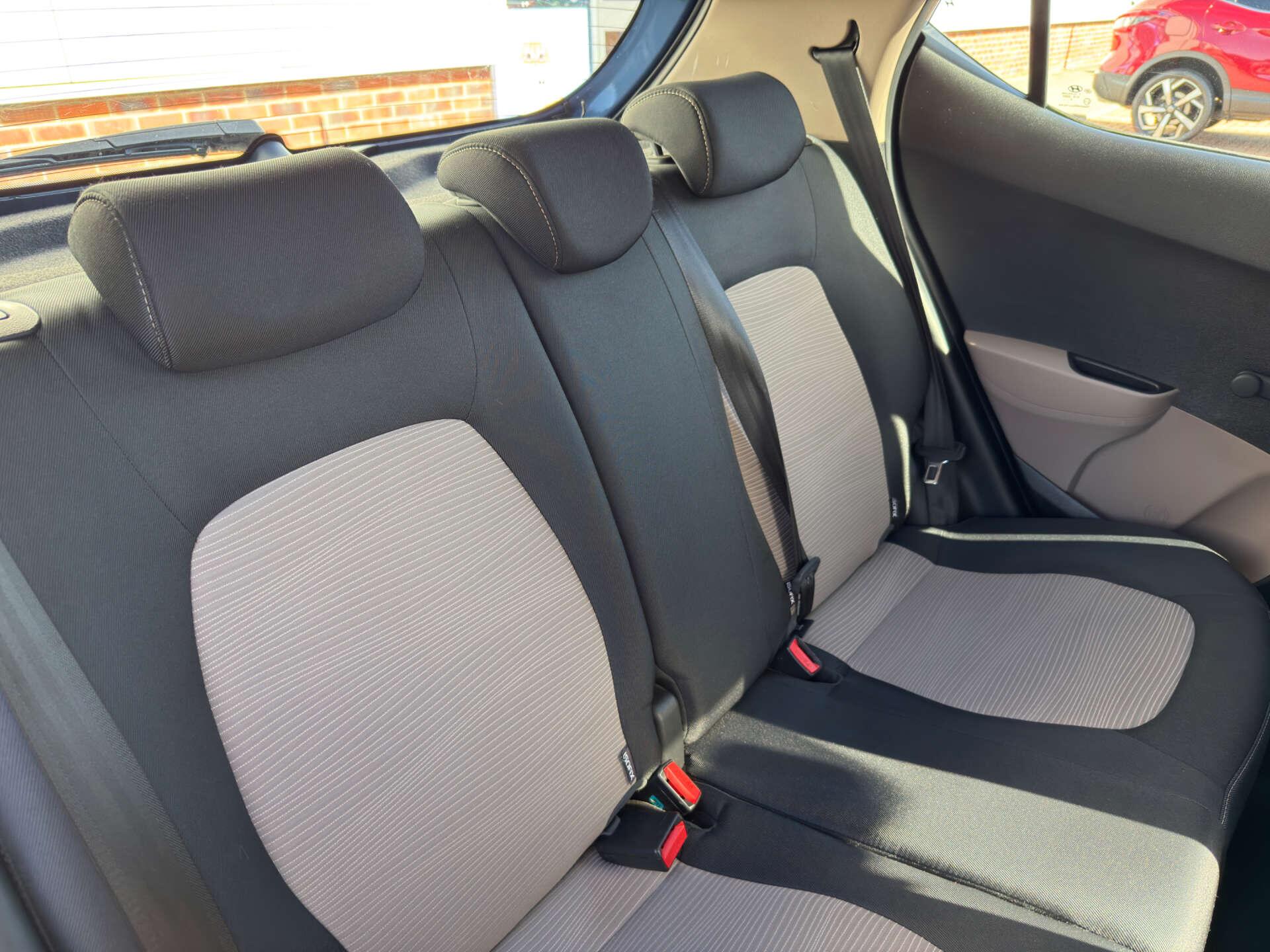 Hyundai I10 view 31