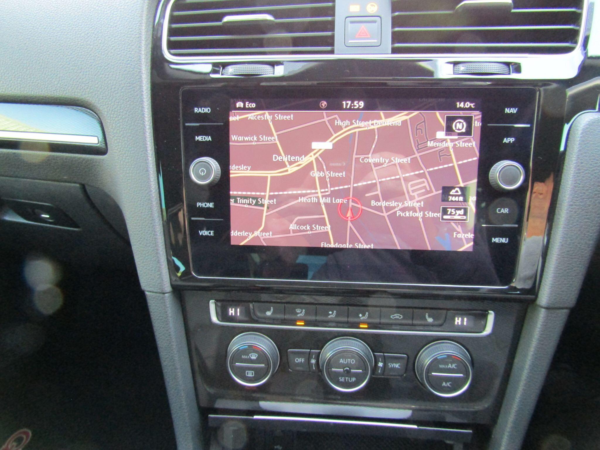 Volkswagen Golf view 15