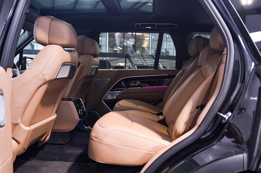 Land Rover Range Rover view 23