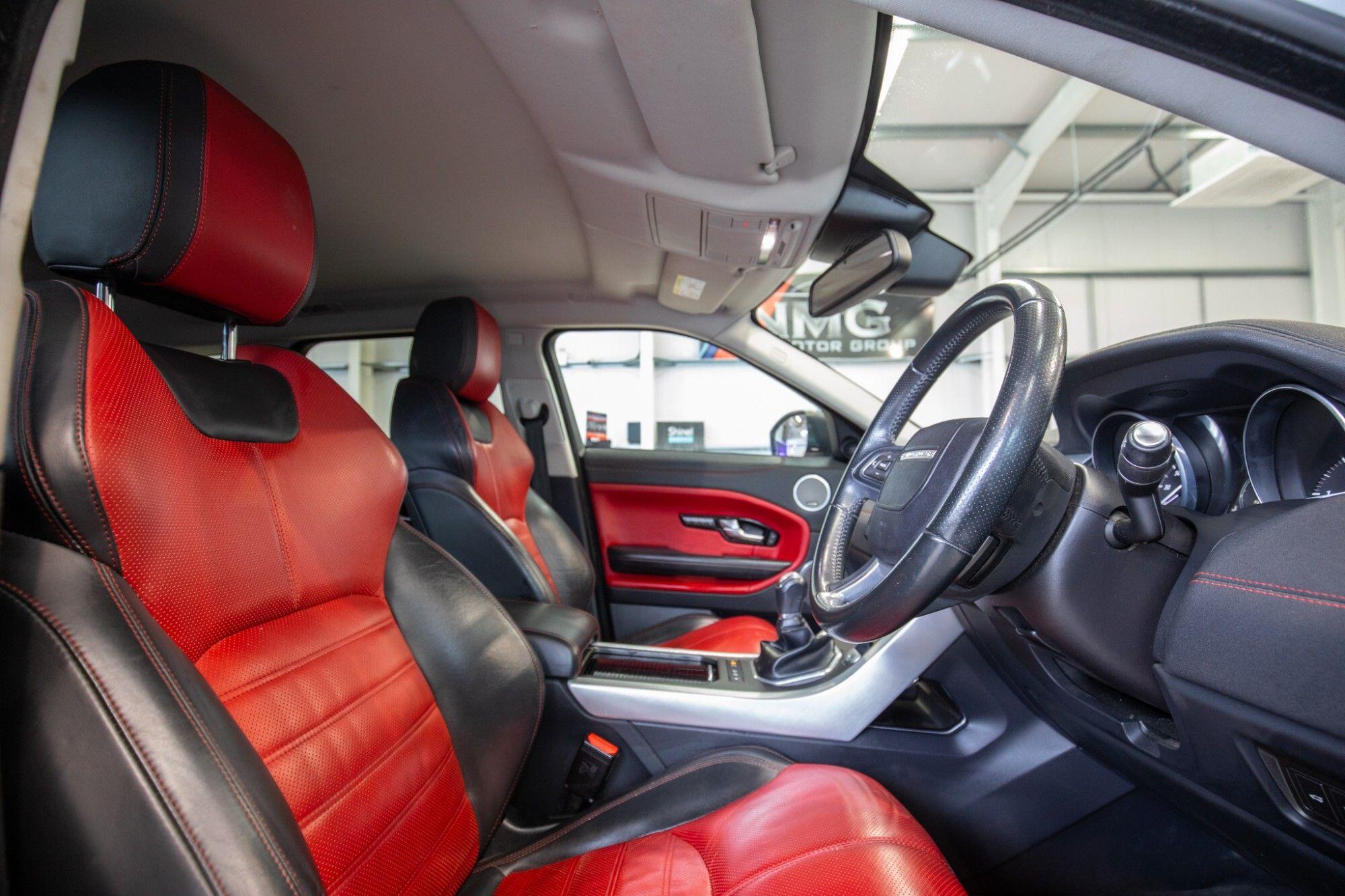 Land Rover Range Rover Evoque view 3