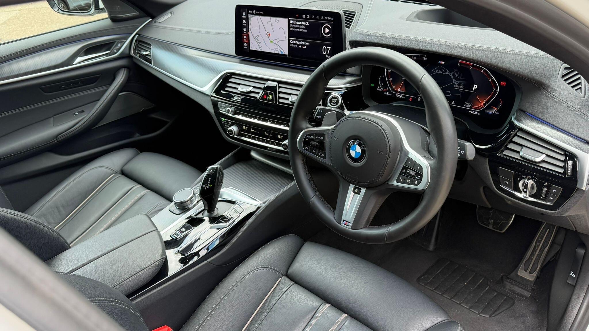 BMW 5 Series view 13