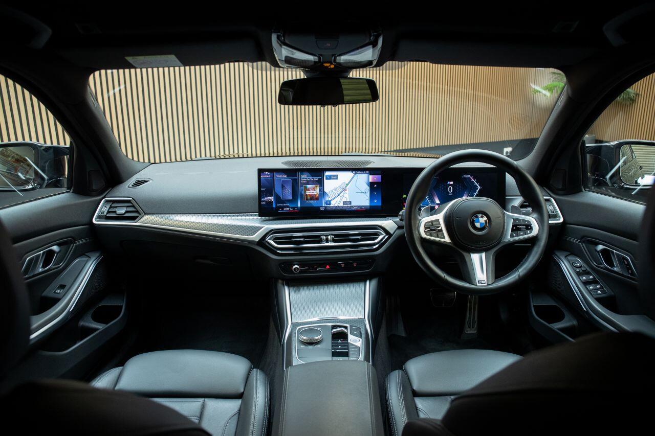 BMW 3 Series view 19
